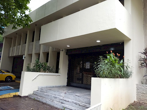 Se alquila Local comercial en Obarrio